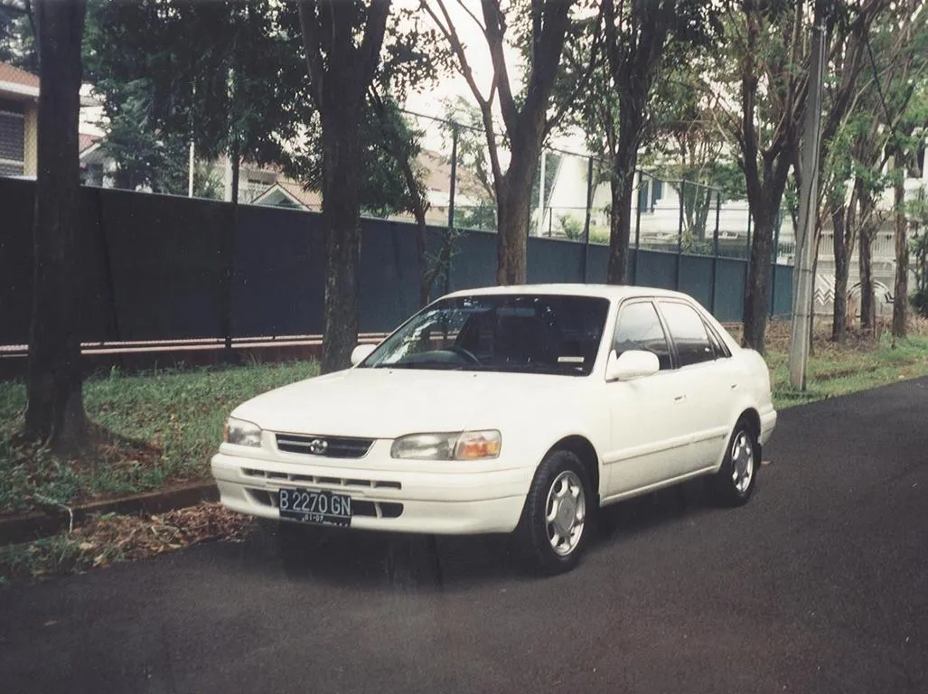 Toyota Corolla 1.6 1997 photo - 9