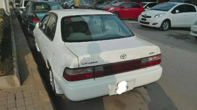 Toyota Corolla 2.0 1999 photo - 4