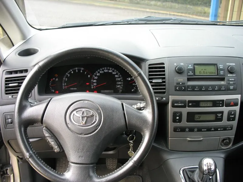 Toyota Corolla 2.2 2003 photo - 12