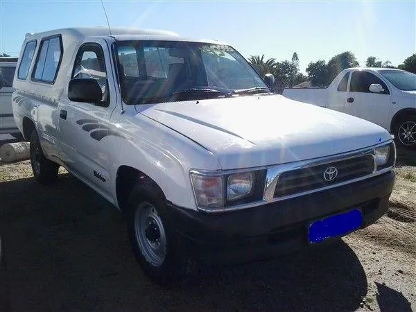 Toyota Hilux 2.0 1999 photo - 9