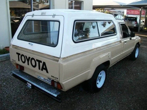 Toyota Hilux 2.4 1986 photo - 3
