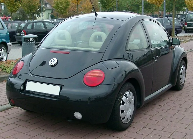 Volkswagen Beetle 1.6 1999 photo - 12