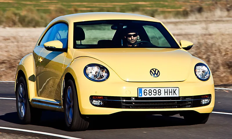 Volkswagen Beetle 1.6 2012 photo - 7