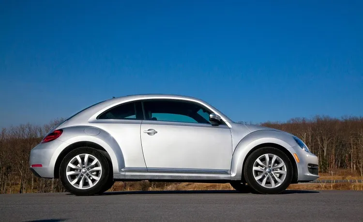Volkswagen Beetle 1.6 2013 photo - 9
