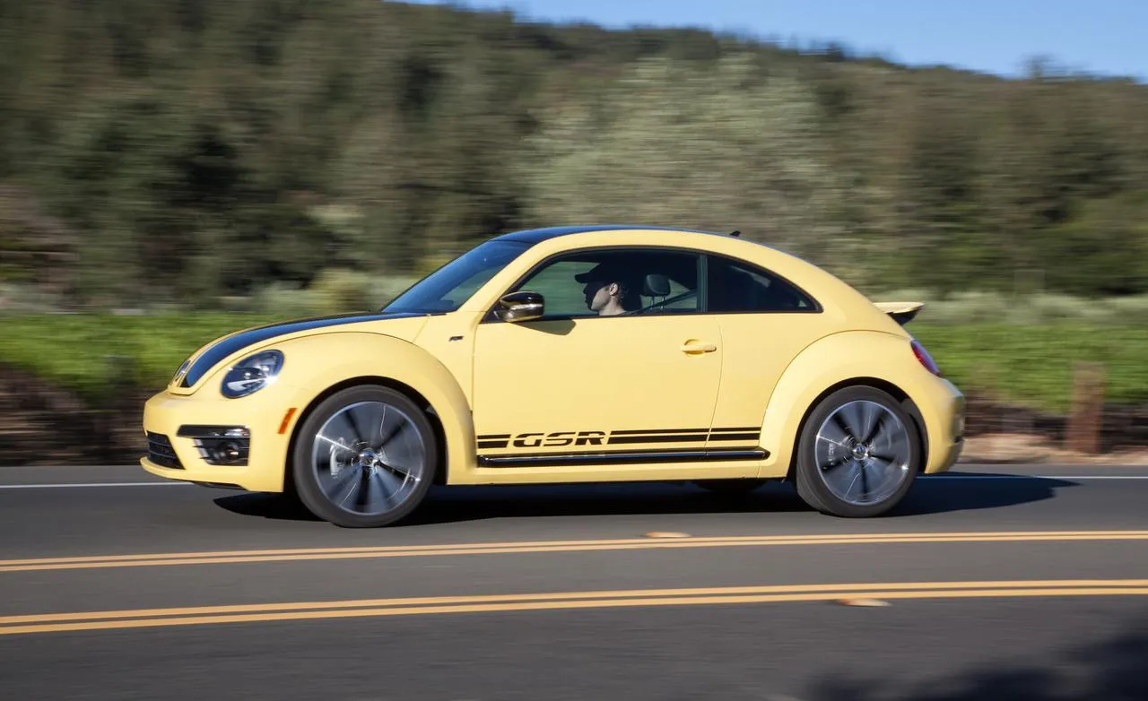 Volkswagen Beetle 1.6 2014 photo - 12