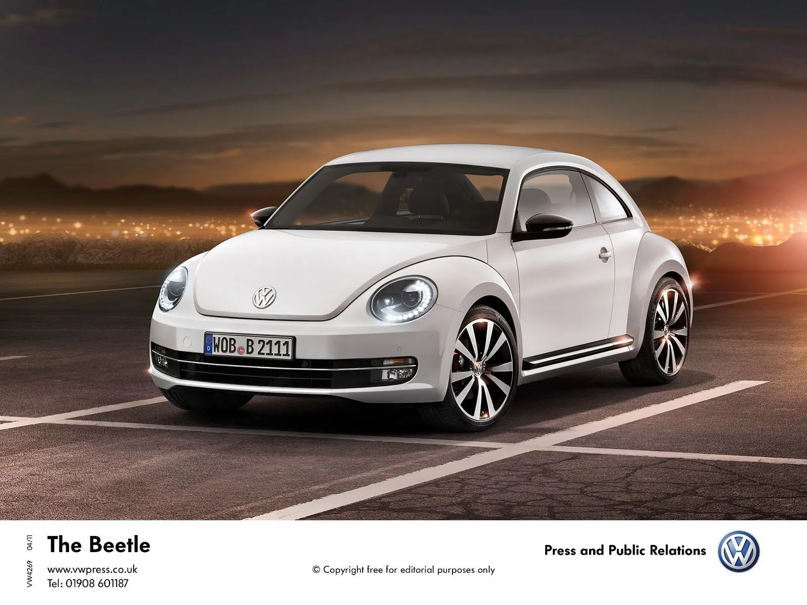 Volkswagen Beetle 2.0 2011 photo - 2