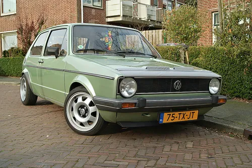 Volkswagen Golf 1.6 1977 photo - 8
