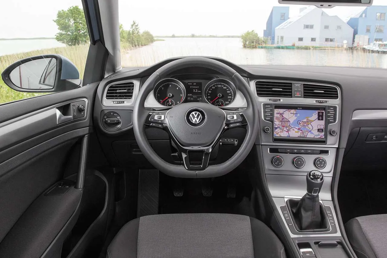 Volkswagen Golf 1.6 2014 photo - 6