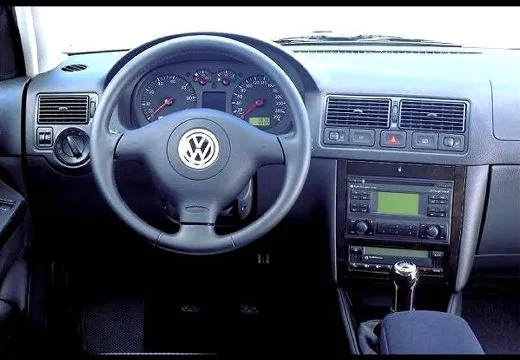 Volkswagen Golf 2.3 1999 photo - 8