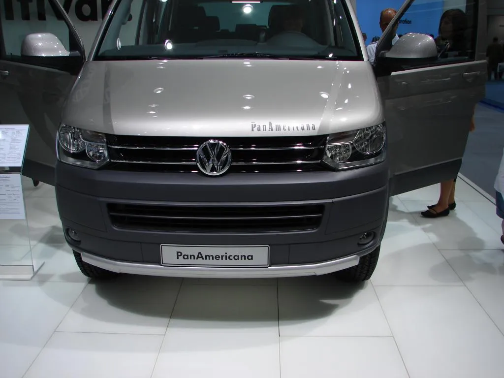 Volkswagen Multivan 2.0 2014 photo - 10