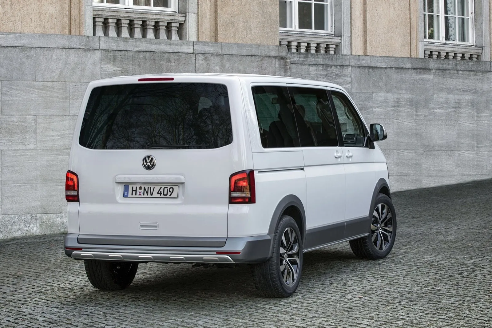 Volkswagen Multivan 2.0 2014 photo - 12