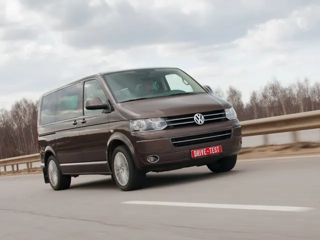 Volkswagen Multivan 2.0 2014 photo - 4