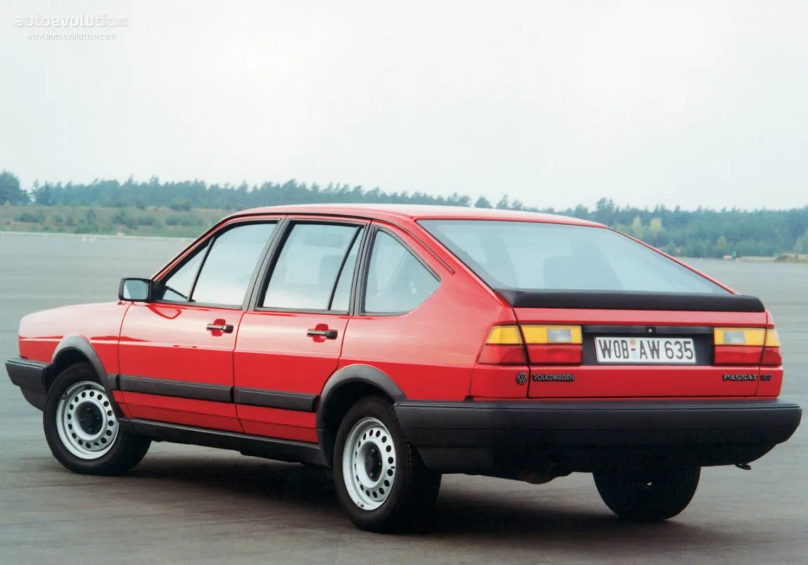 Volkswagen Passat 1.3 1984 photo - 3