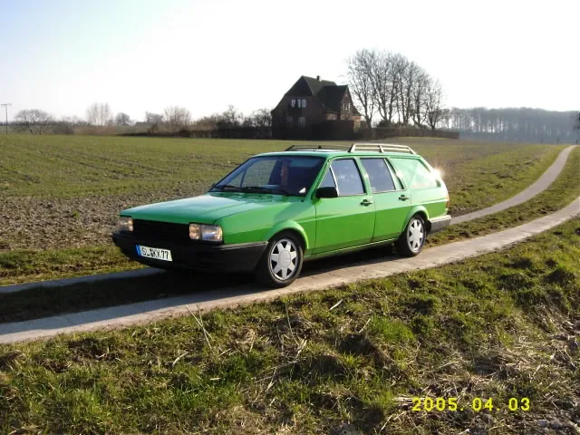 Volkswagen Passat 1.5 1987 photo - 2