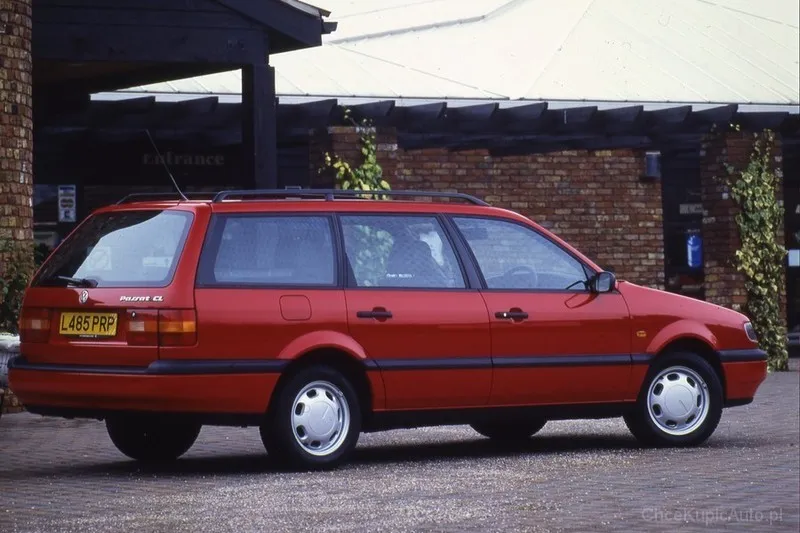 Volkswagen Passat 1.5 1995 photo - 2