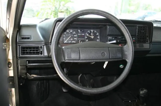 Volkswagen Passat 1.6 1987 photo - 3