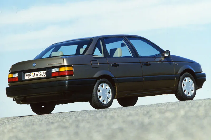 Volkswagen Passat 1.6 1990 photo - 1