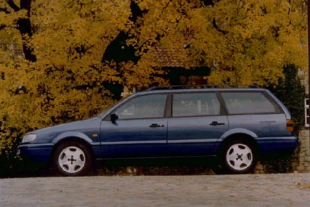Volkswagen Passat 1.6 1990 photo - 12