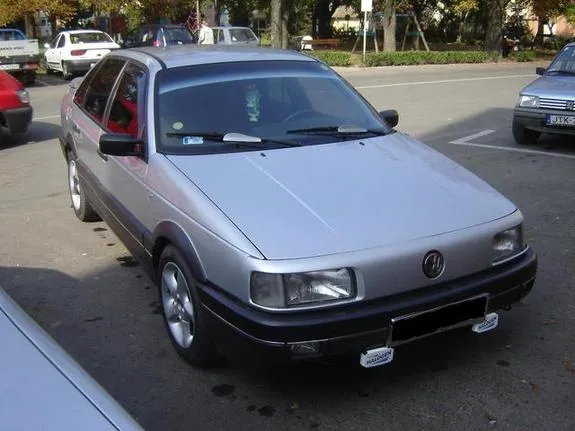 Volkswagen Passat 2.0 1989 photo - 1