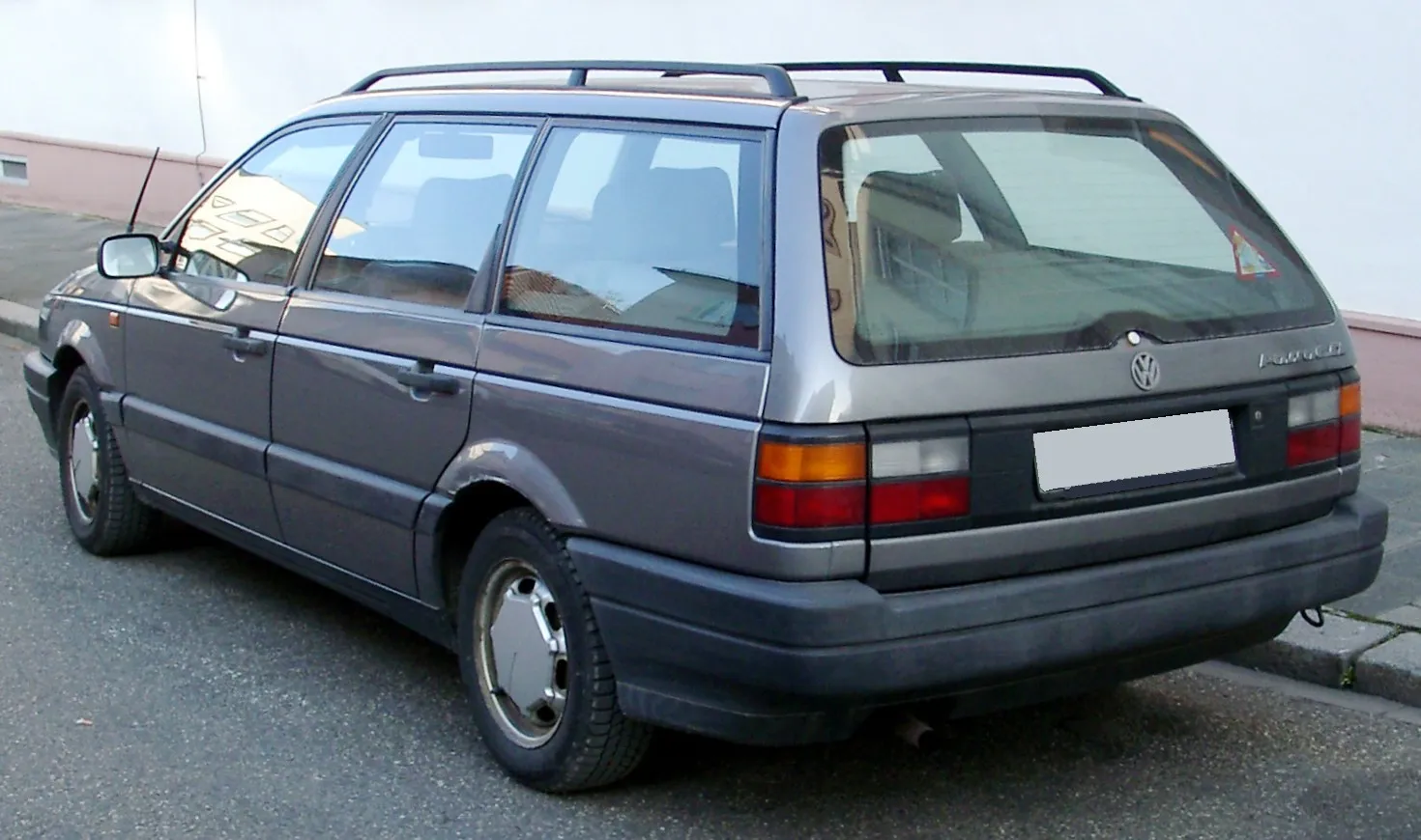 Volkswagen Passat 2.2 1991 photo - 6