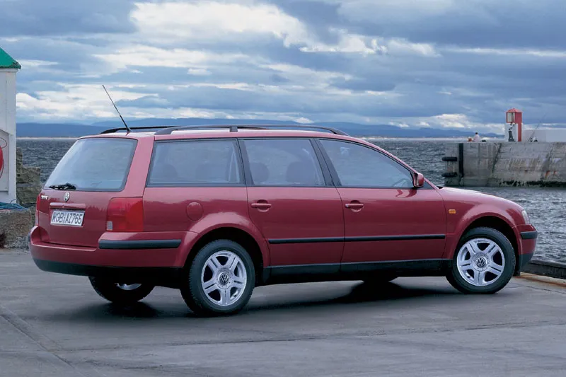 Volkswagen Passat 2.3 1998 photo - 8