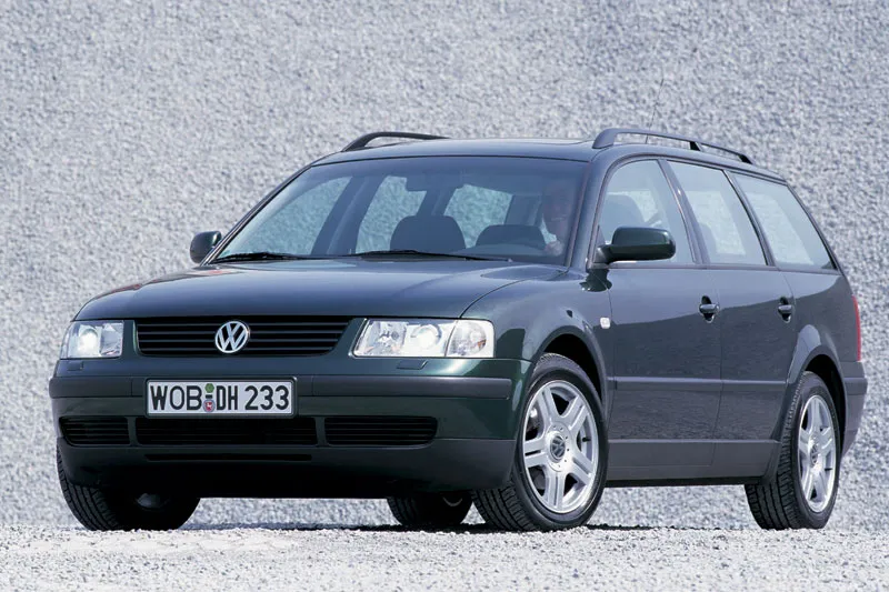 Volkswagen Passat 2.3 1999 photo - 9