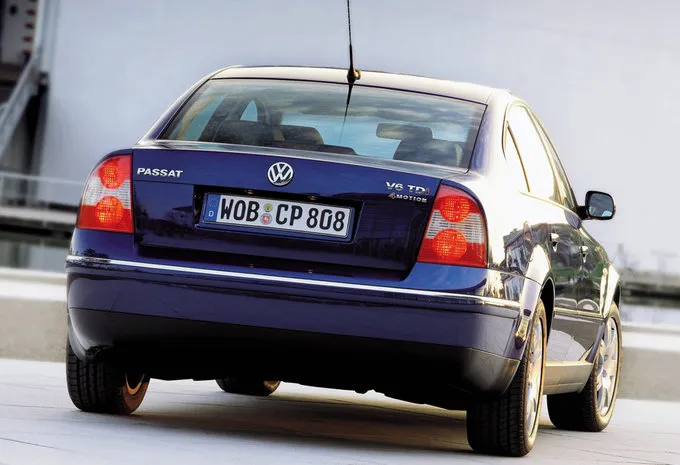 Volkswagen Passat 2.5 2000 photo - 4