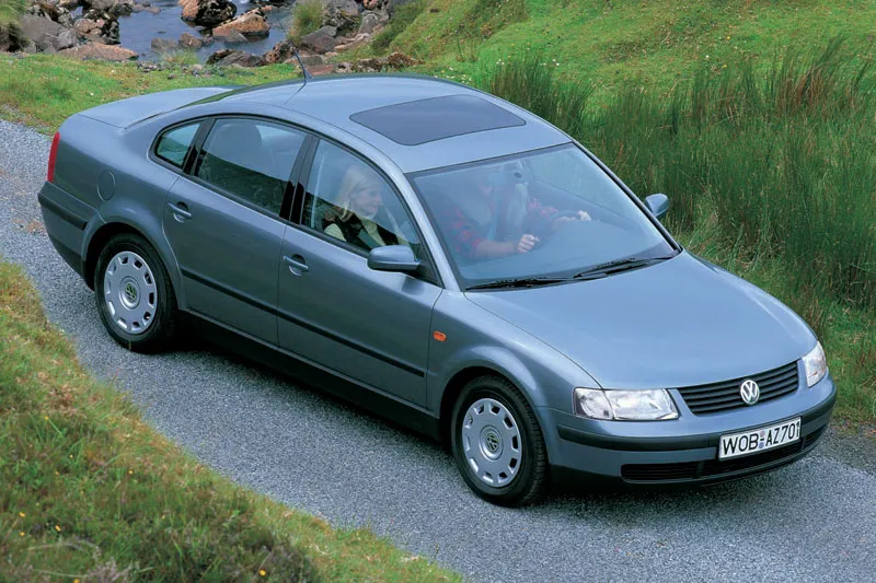 Volkswagen Passat 2.5 2000 photo - 8