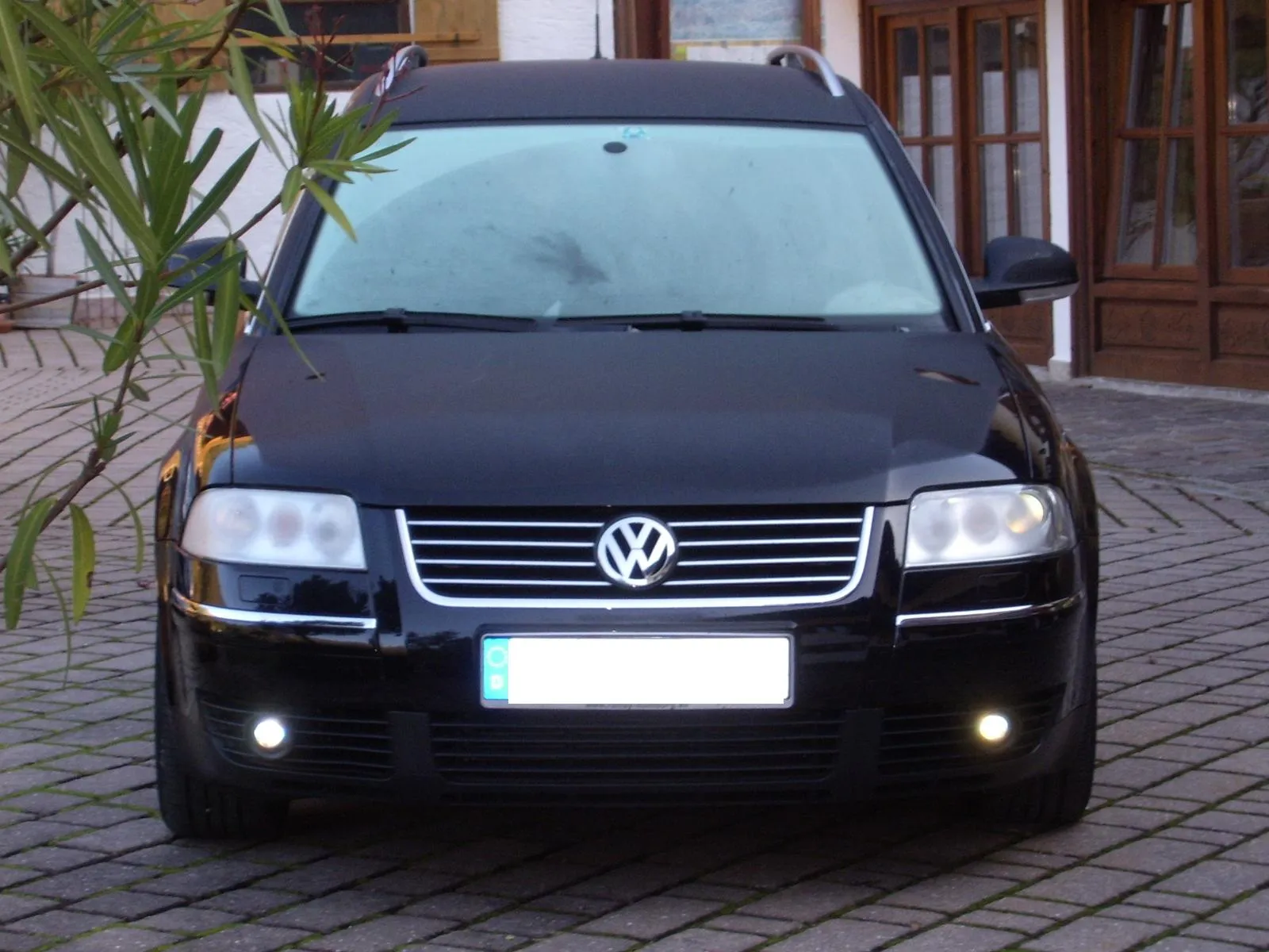 Volkswagen Passat 2.5 2001 photo - 7