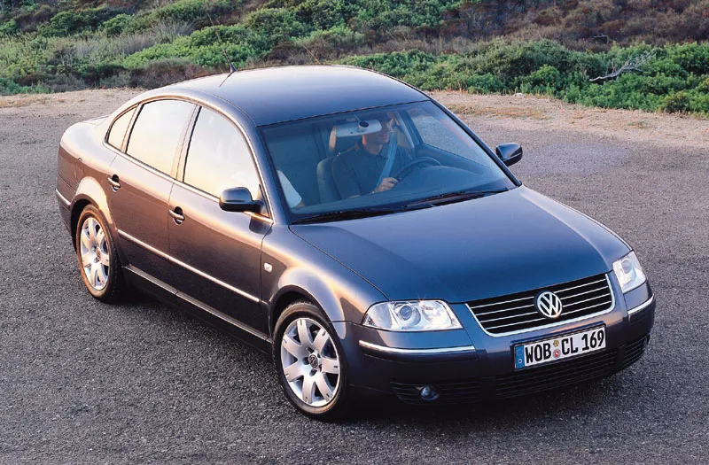 Volkswagen Passat 2.5 2003 photo - 6
