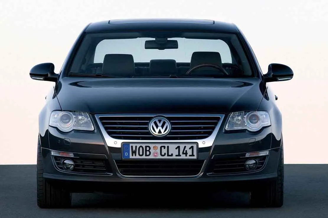 Volkswagen Passat 3.2 2008 photo - 3