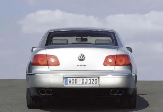 Volkswagen Phaeton 3.2 2002 photo - 5