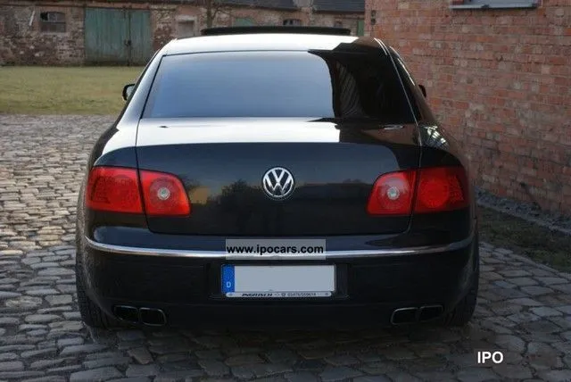 Volkswagen Phaeton 3.2 2003 photo - 1