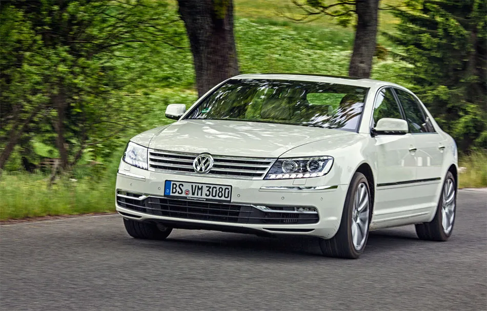 Volkswagen Phaeton 3.6 2014 photo - 11