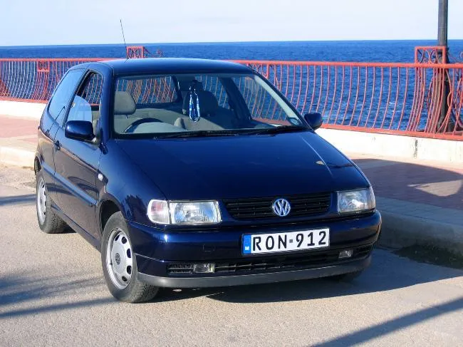 Volkswagen Polo 1.0 1999 photo - 11