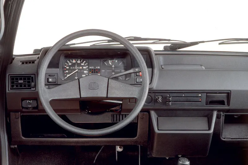 Volkswagen Polo 1.1 1989 photo - 4