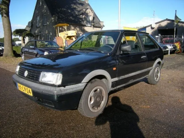 Volkswagen Polo 1.3 1985 photo - 12