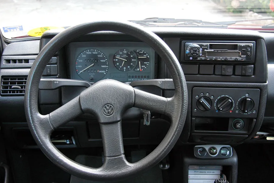 Volkswagen Polo 1.4 1990 photo - 8