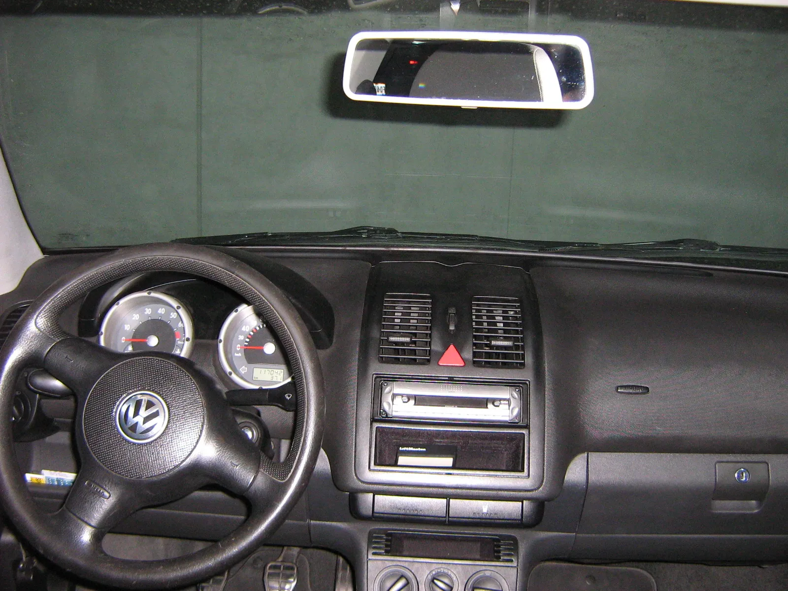 Volkswagen Polo 1.6 2001 photo - 5