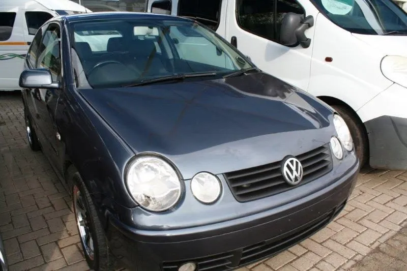 Volkswagen Polo 1.9 2004 photo - 6