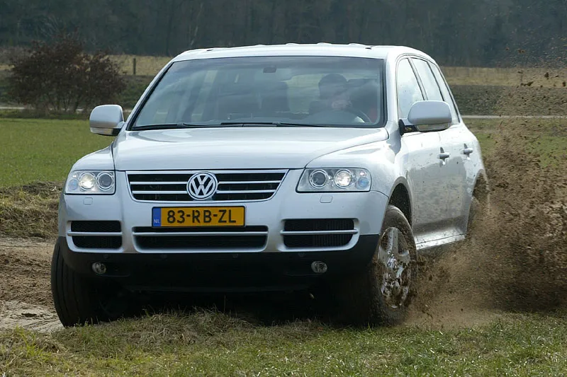 Volkswagen Touareg 3.0 2003 photo - 12